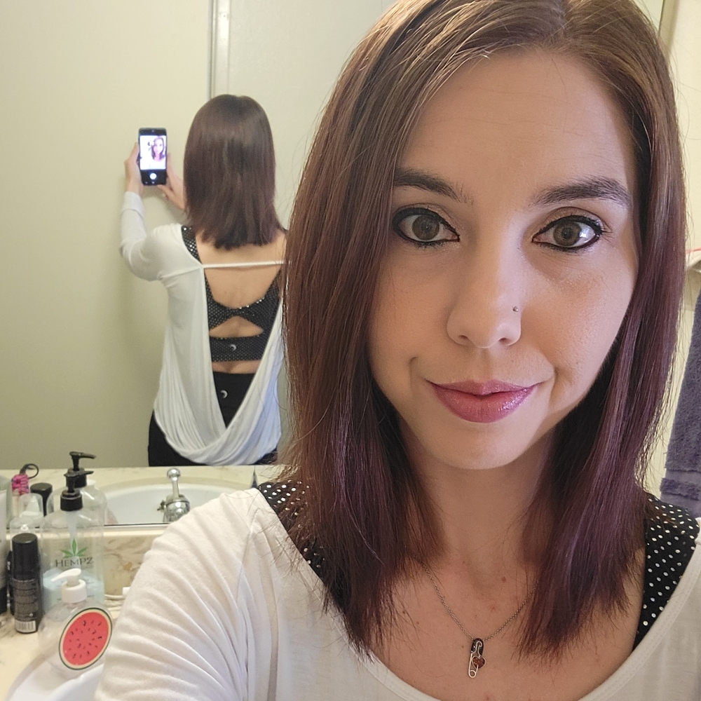 Meet your Posher, Carrisa